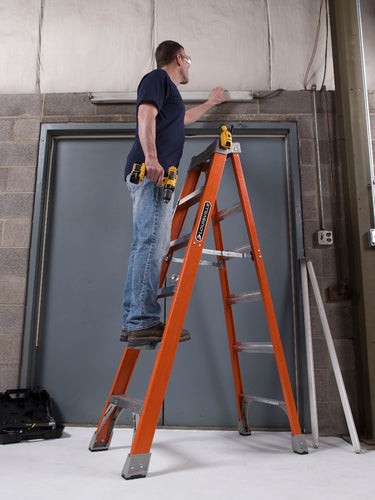 Louisville Louisville Ladder 8-Foot Fiberglass Step Ladder, Type Ia, 300-Pound Load Capacity, Fs1508